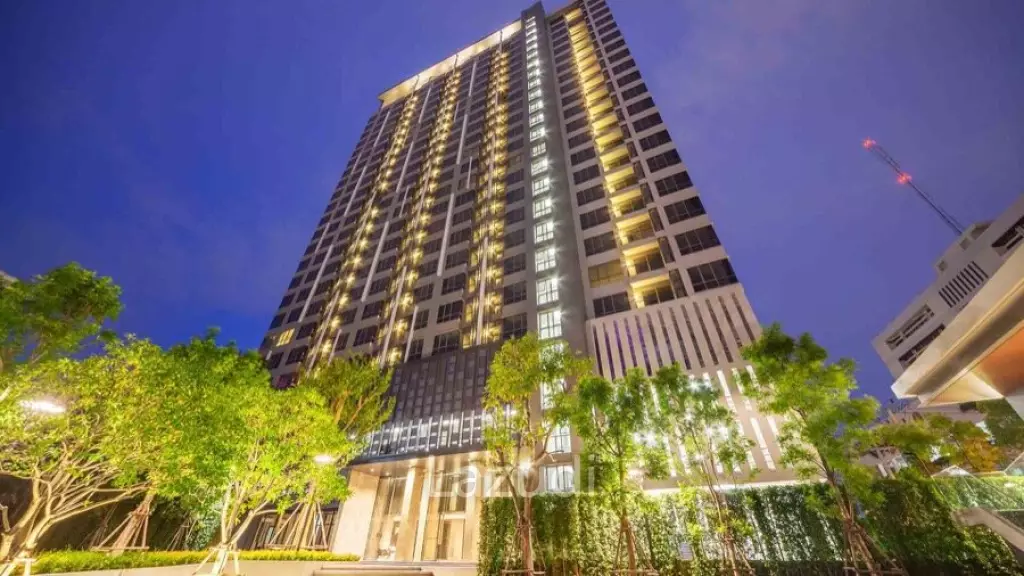 67 sqm 2 bedroom condo on 18th floor at The Room Sathorn - St.Louis, Yan Nawa Bangkok