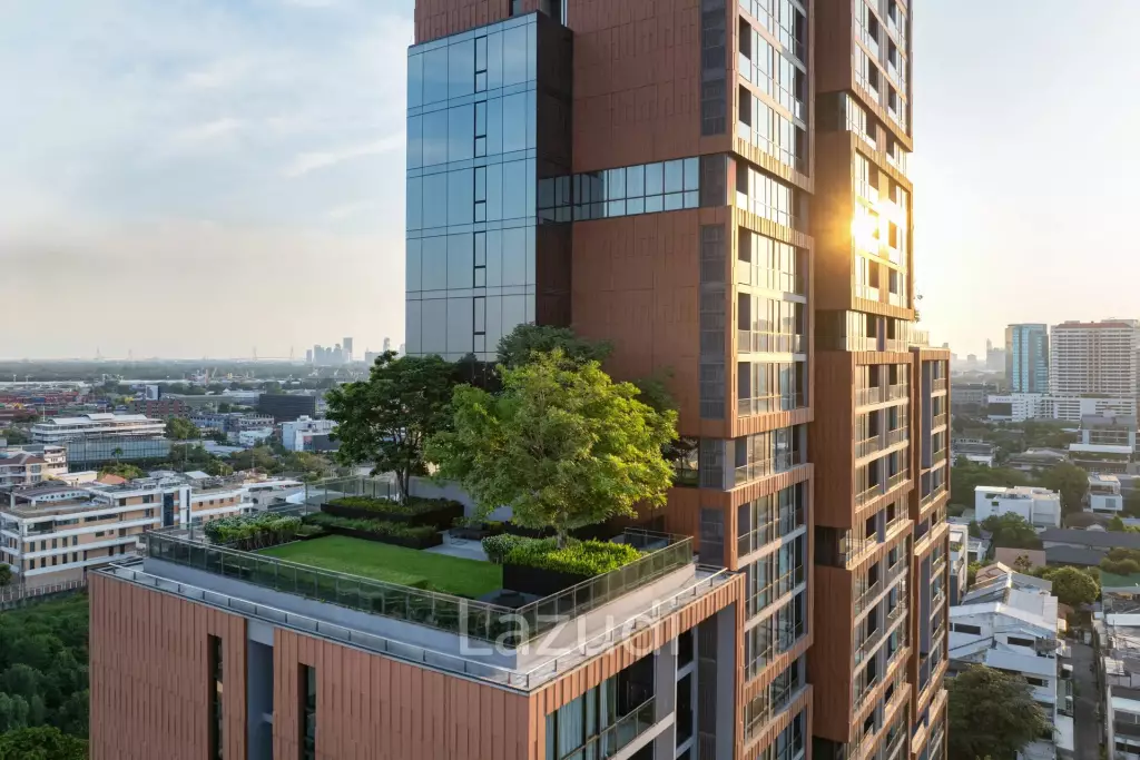 2 Bed 2 Bath 90.99 SQ.M The Room Sukhumvit 38