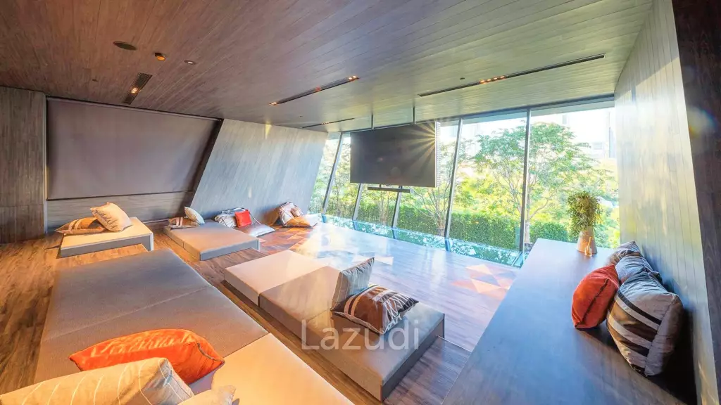 2 Bed 2 Bath 90.99 SQ.M The Room Sukhumvit 38