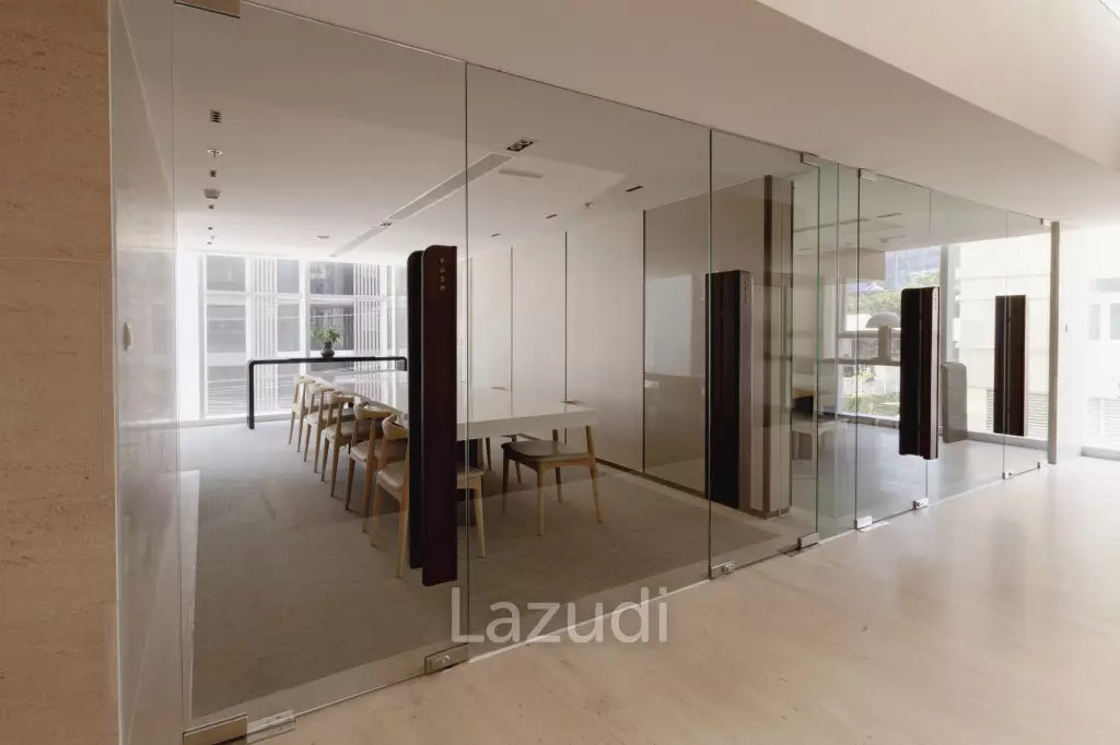 2 Bed 2 Bath 91 SQ.M The Strand Thonglor