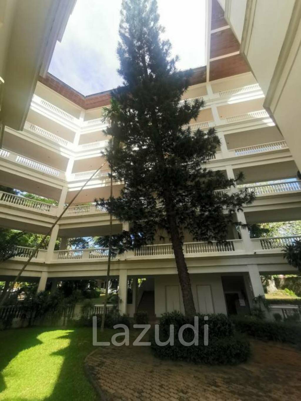 Baan Somprasong condominium