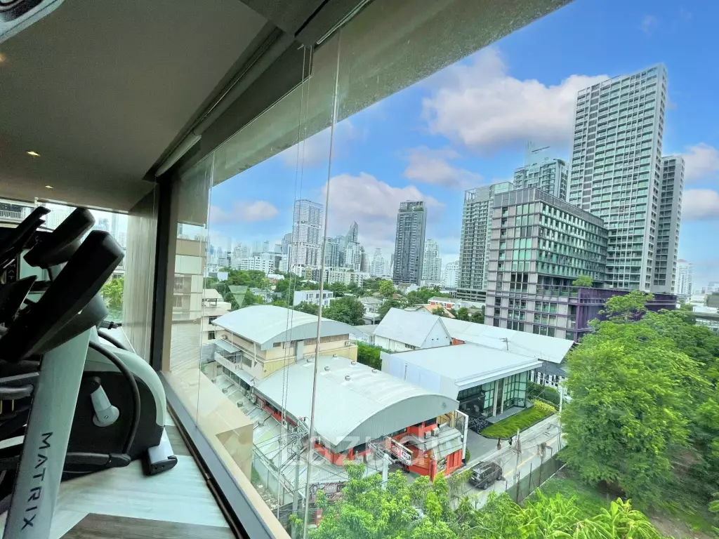 Studio 1 Bathroom 36 SQ.M. Urbitia Thong Lo