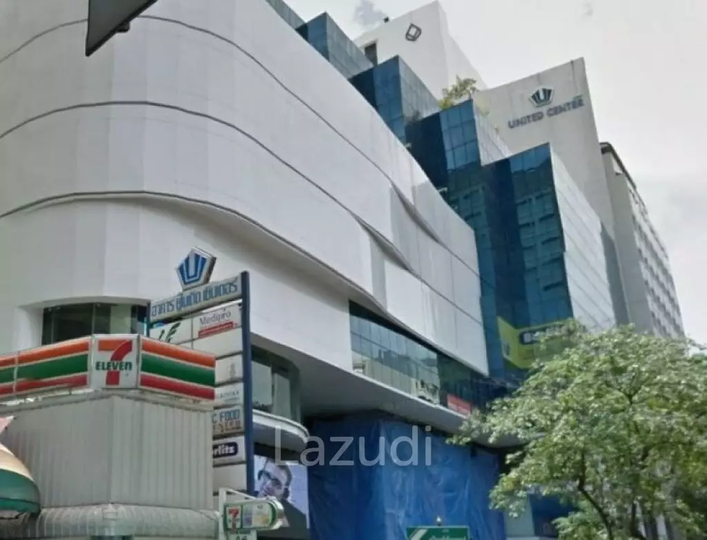 Retail space for rent in Silom
