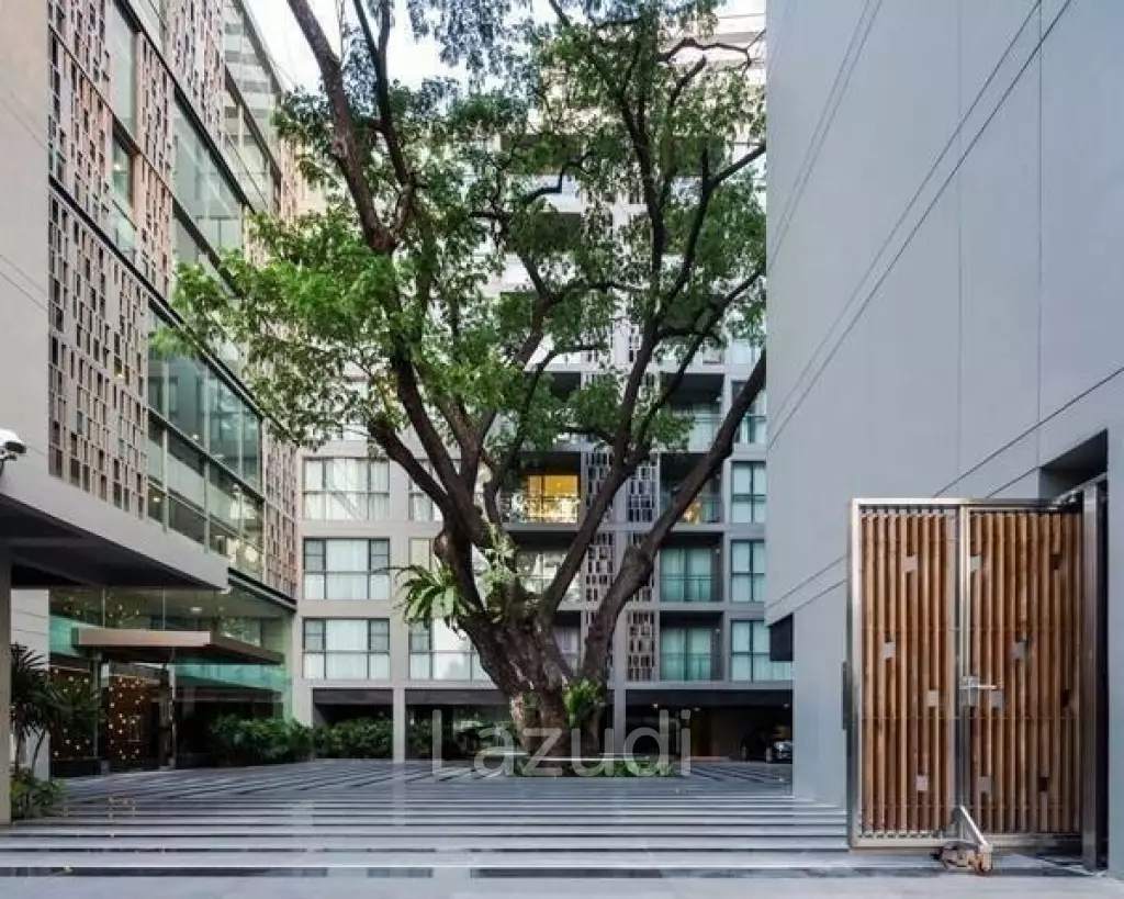 47 sqm 1 Bedroom Condo Via Botani Sukhumvit Khlong Tan Nuea