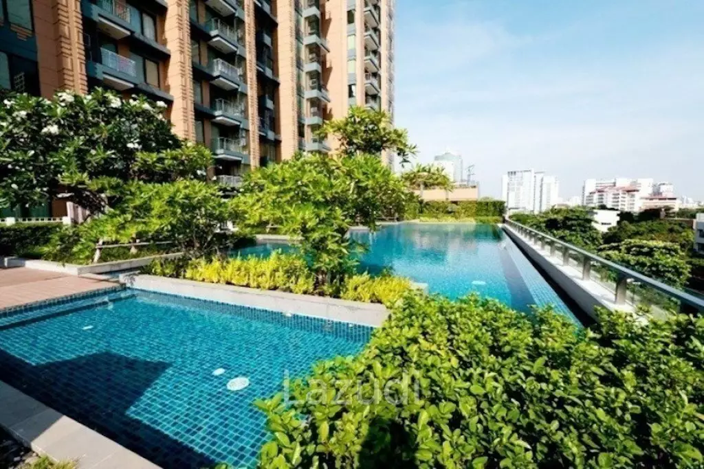 Luxurious 5-Bed Condo at Villa Asoke Bangkok