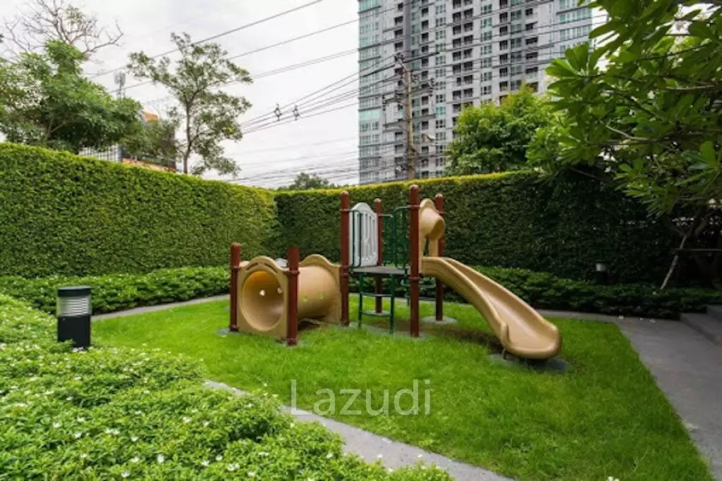 Luxurious 5-Bed Condo at Villa Asoke Bangkok