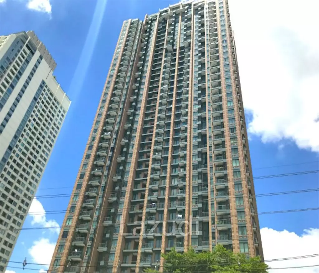 Luxurious 5-Bed Condo at Villa Asoke Bangkok