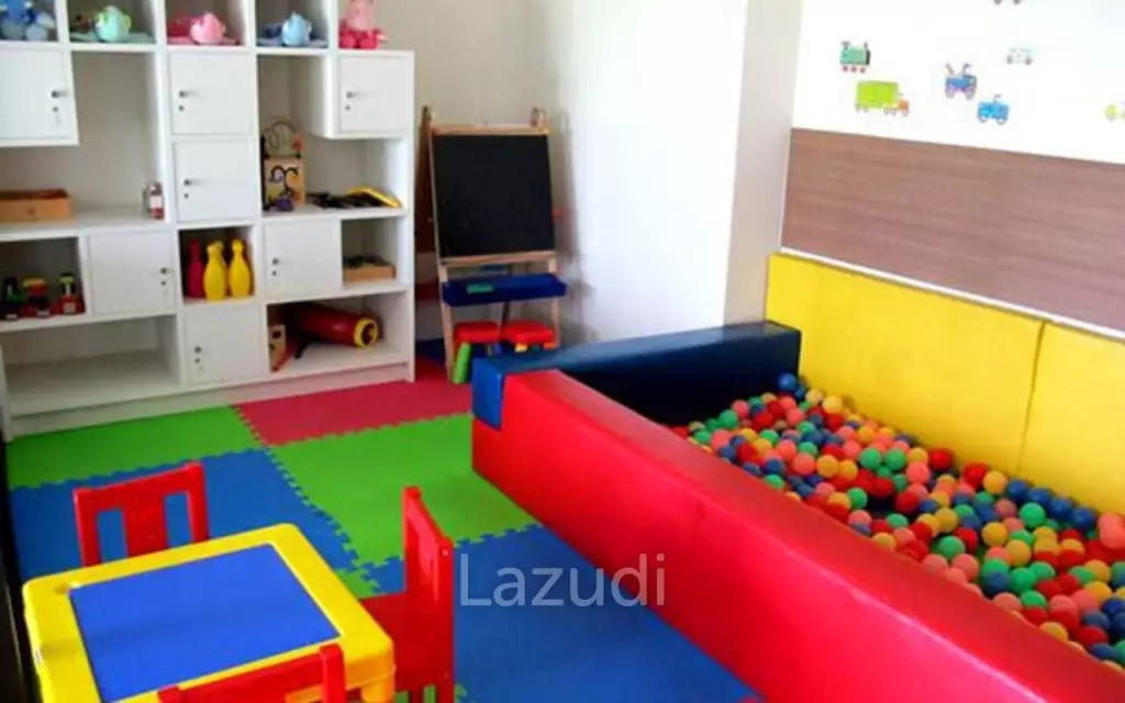 Luxurious 5-Bed Condo at Villa Asoke Bangkok