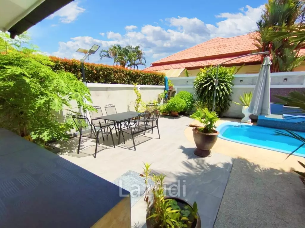 Renovated 4-Bedroom Pool Villa Near Headstart International School
