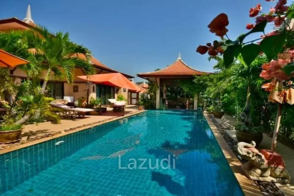 LEELAWADEE: Beautiful 5 Bed Bali Estate with Amazing Floating Sala in Lake