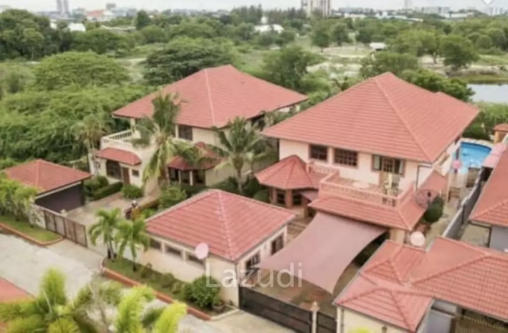 Good Quality + Design 5 Bed Pool Villa