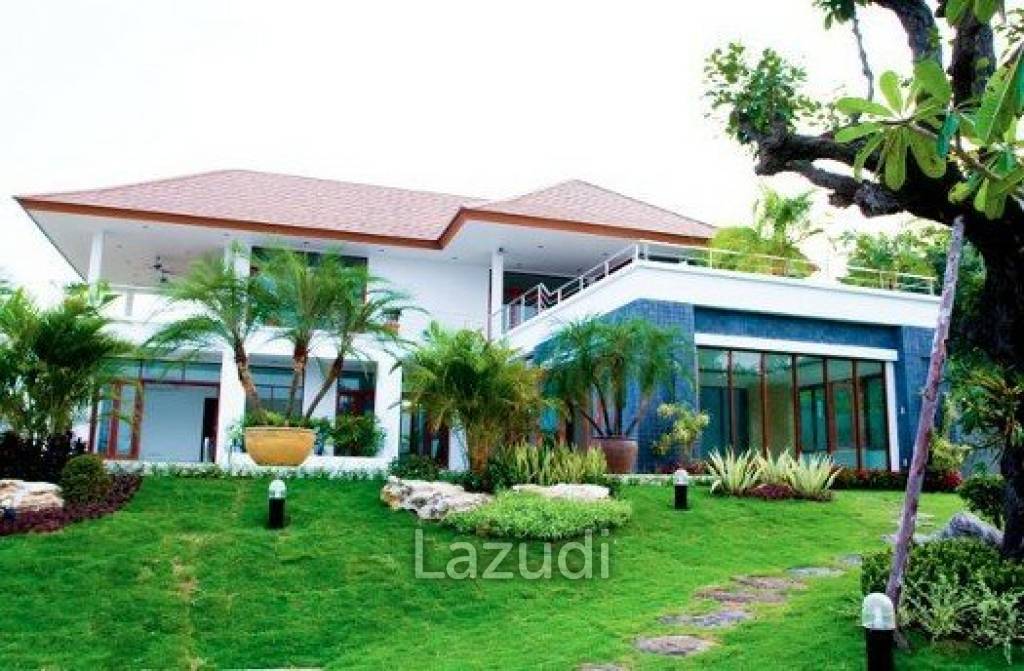 Luxury 3 Bedroom Villa with Nice Sea View!