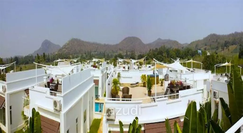 PINEAPPLE HILLS: 2 BED VILLA