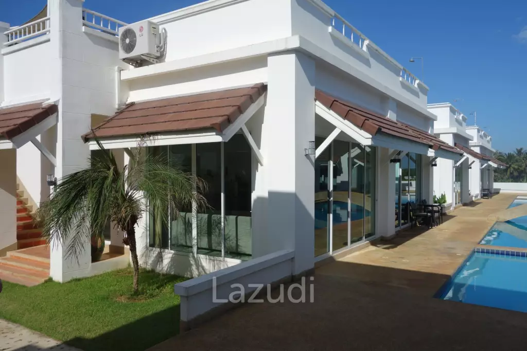 PINEAPPLE HILLS: 2 BED VILLA