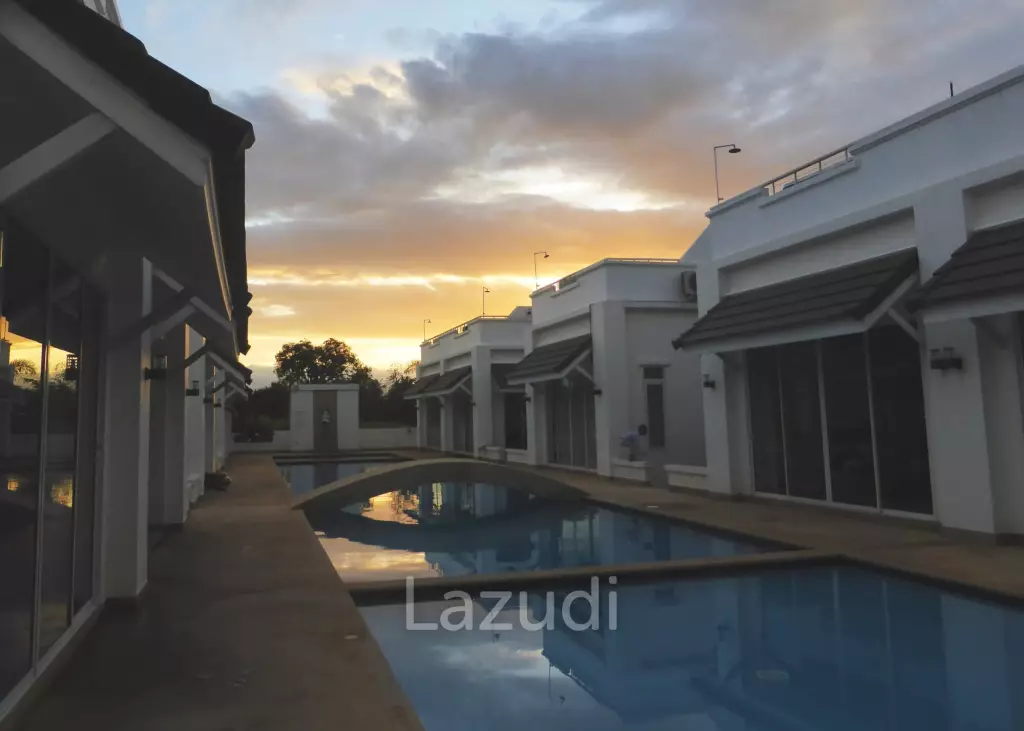 PINEAPPLE HILLS: 2 BED VILLA