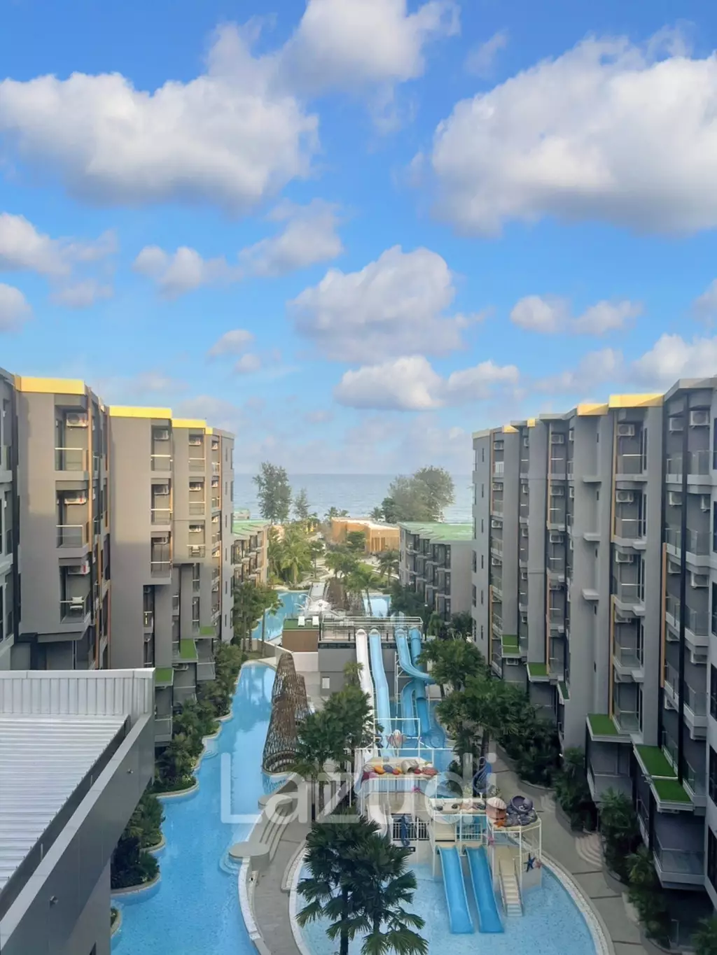 CARAPACE : 1 Bedroom Condo with Seaview