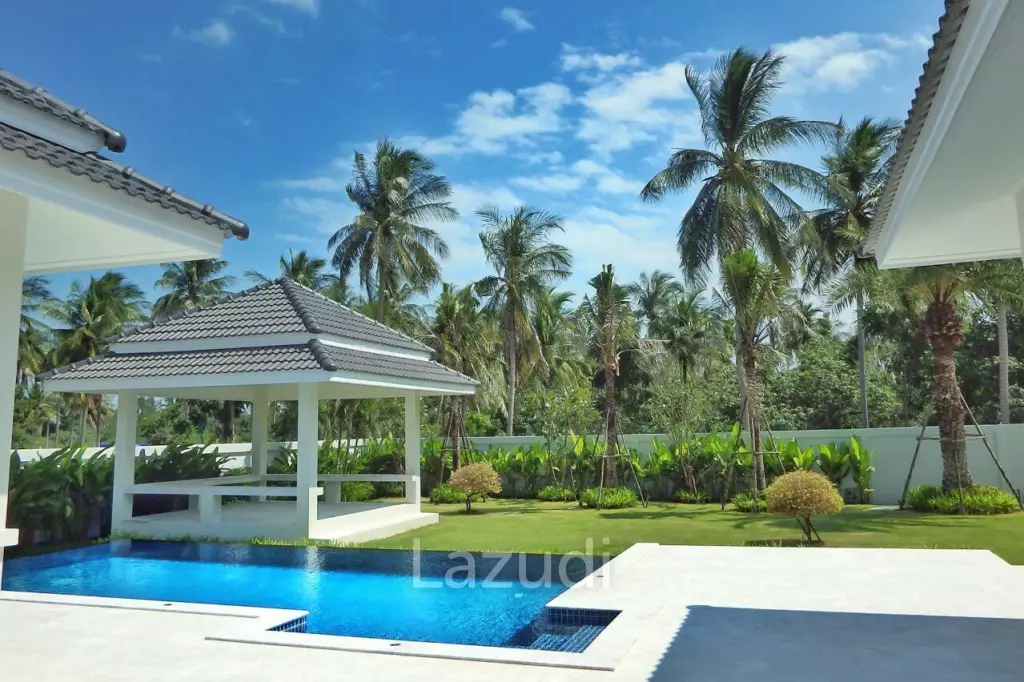3 Beds 3 Baths 310.30 SQ.M White Beach Villa