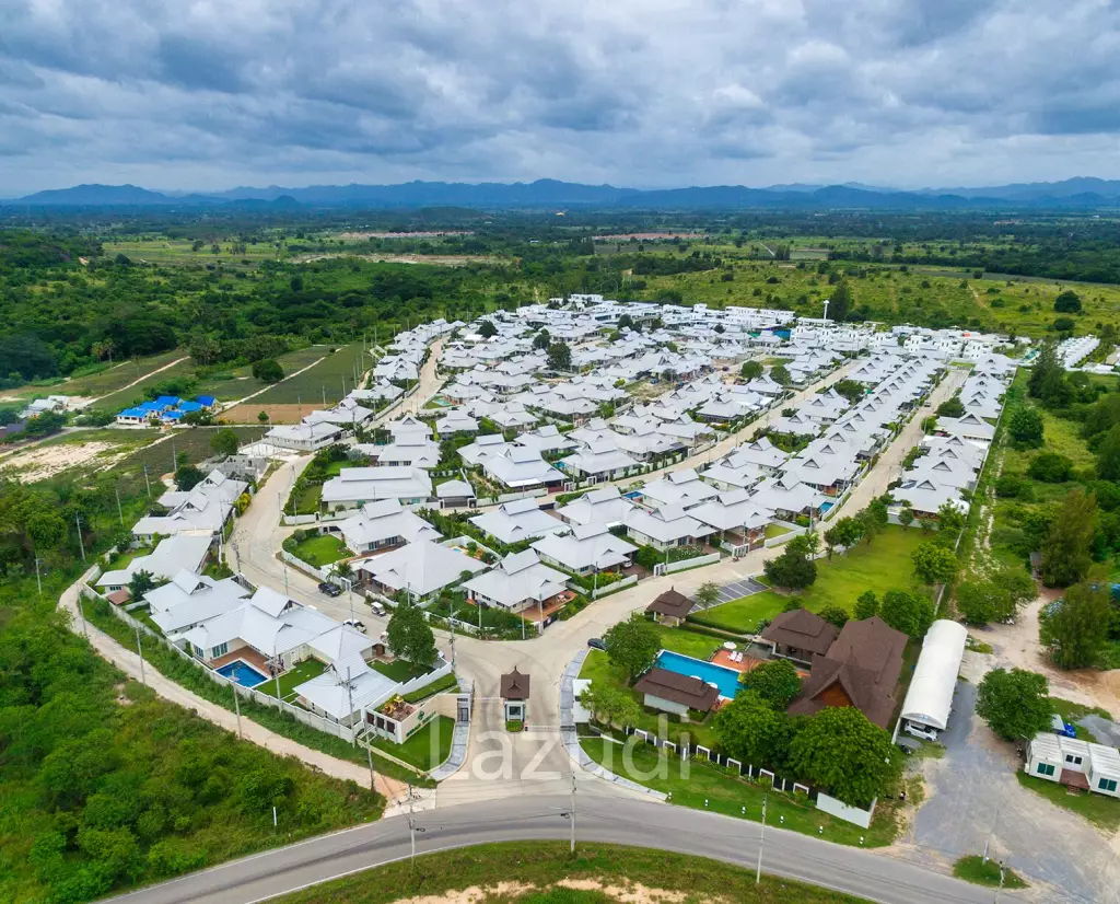 EMERALD SCENERY :  5 Bed Pool Villa with big land plot