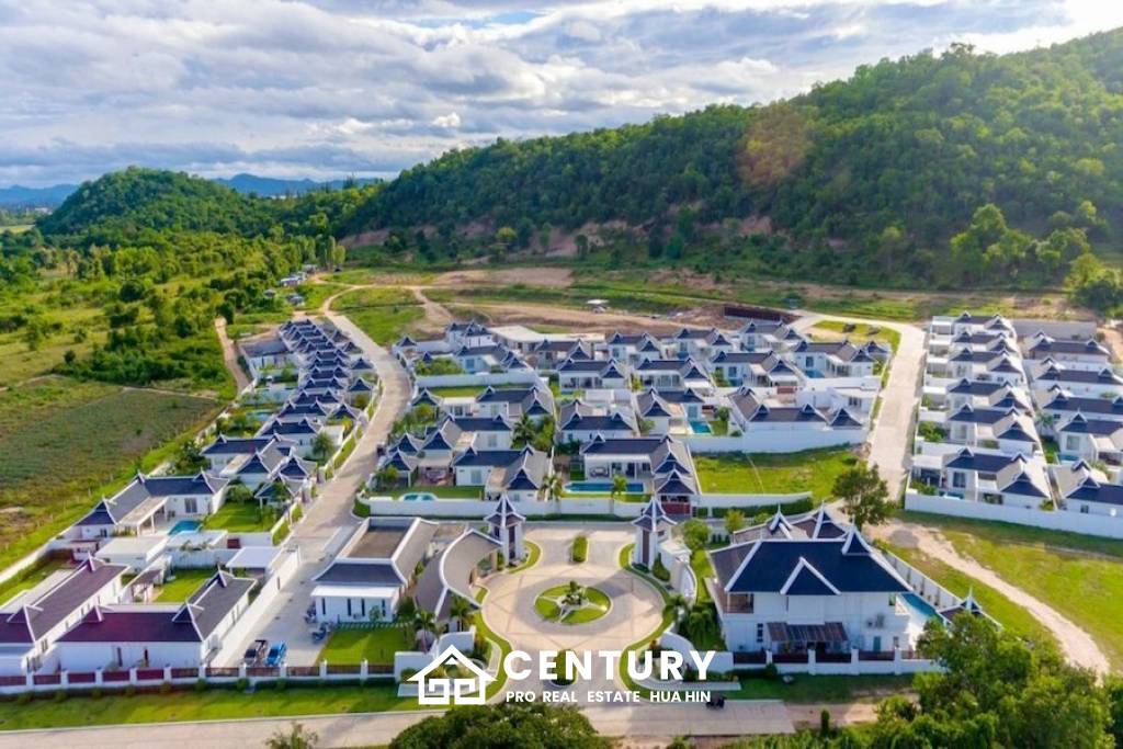 Falcon Hill Luxury Pool Villas