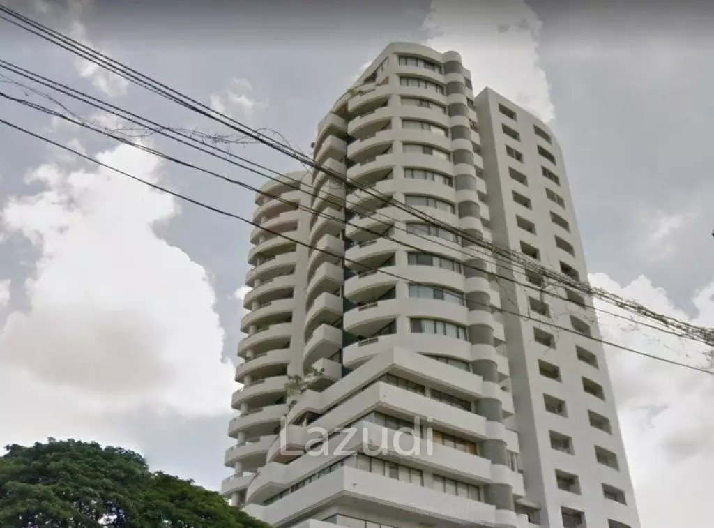3 Beds 3 Baths 300 SQ.M Baan Yen Akard