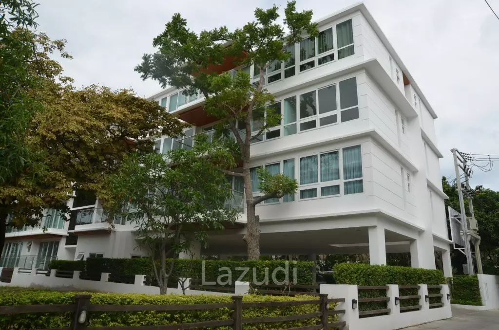 Elegant 2 Bed 65 SQM Beachfront Condo