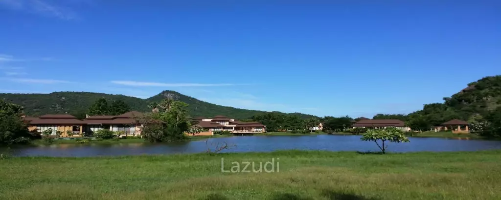 3 Bed Lake Front Villa nr the Beach