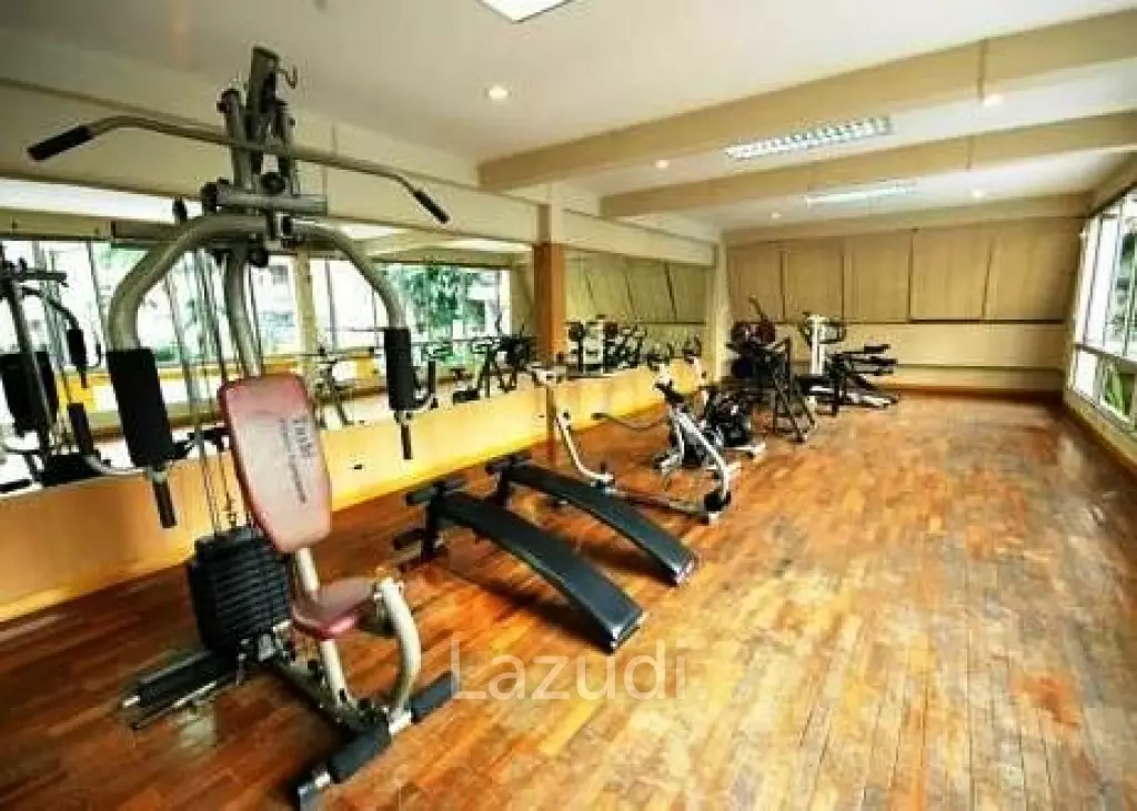 HIN NAM SAI SUAY : Seaview studio condo for sale
