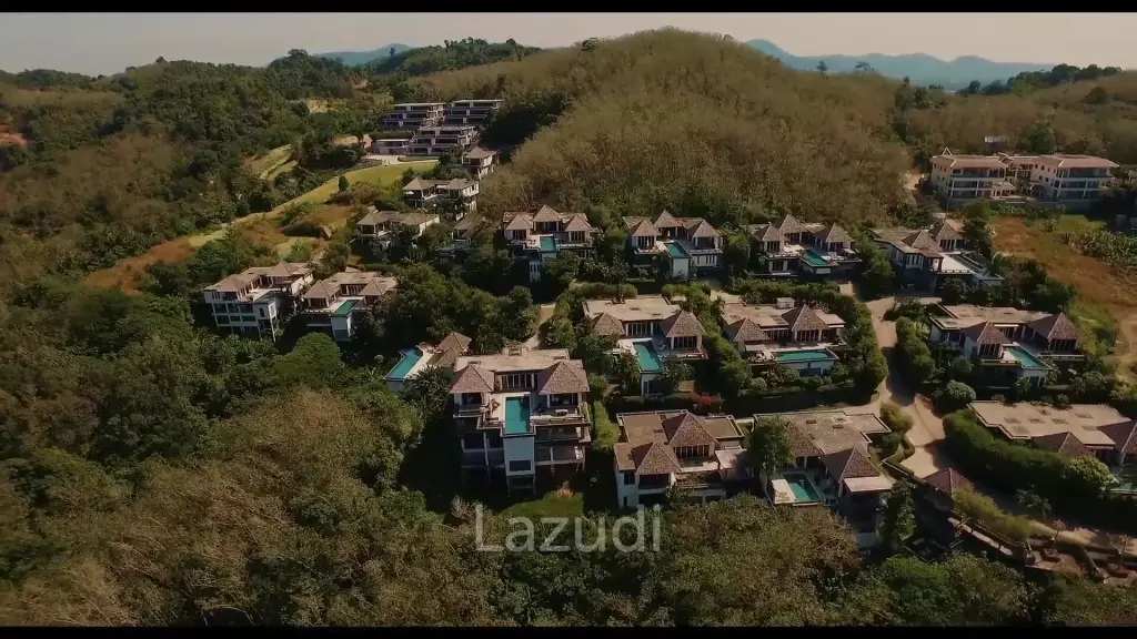 Large Seaview Apartment With Private Pool