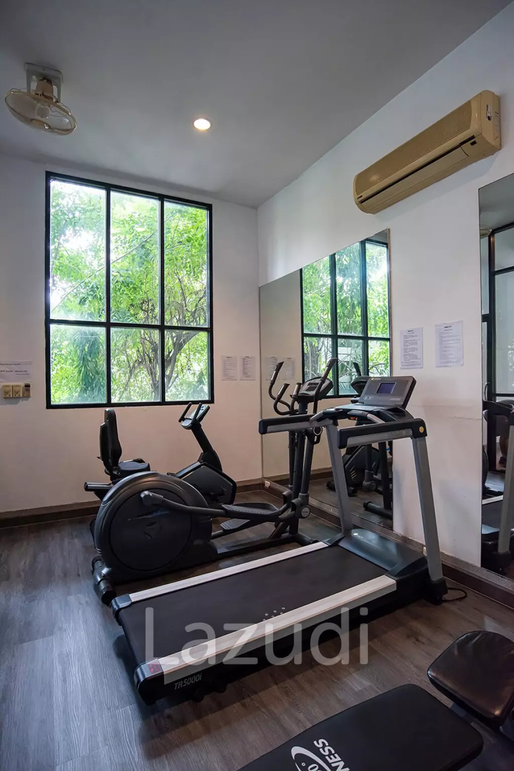 4 Bed 300SQM Benviar Tonson Residence