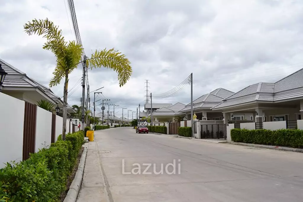 Modern 3-Bedroom Pool Villa for Sale in Hua Hin Soi 88