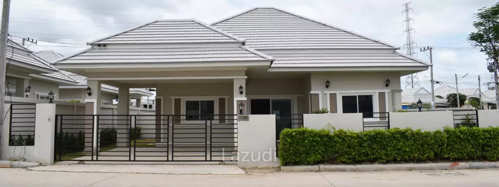 Modern 3-Bedroom Pool Villa for Sale in Hua Hin Soi 88