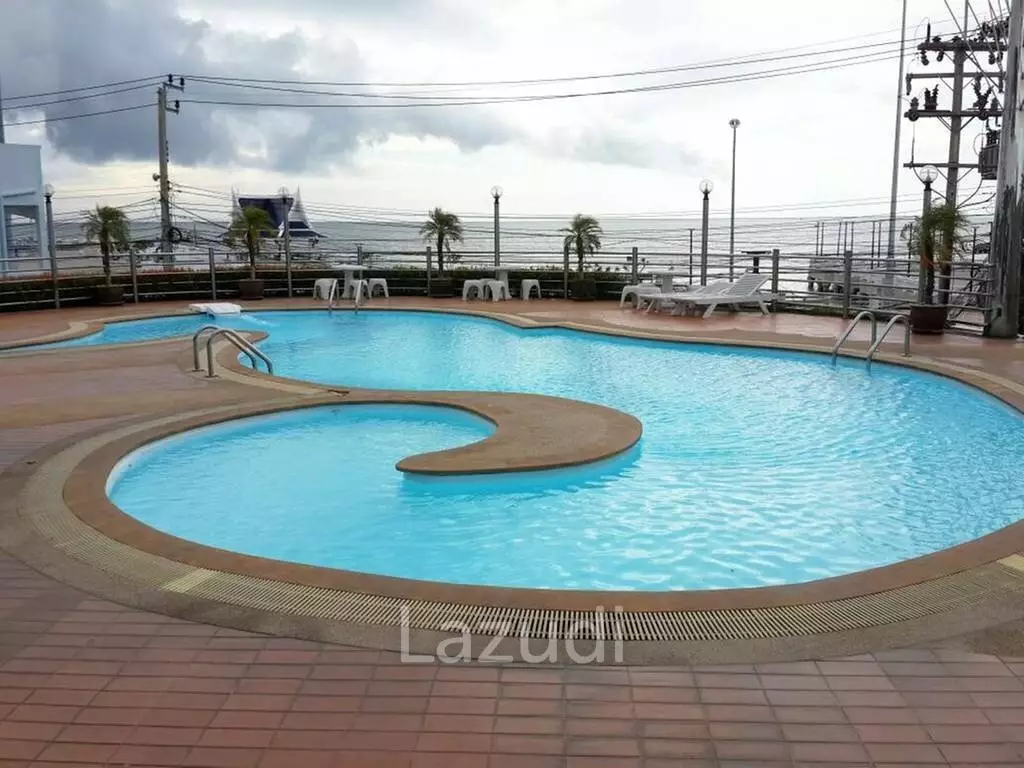 Pool, Ocean, Mountain view 70sqm, Studio.