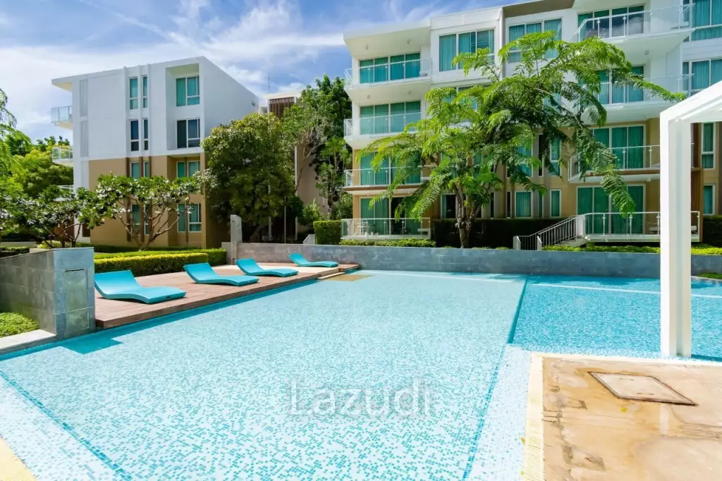 1 Bed Beachfront Condo with Pool View