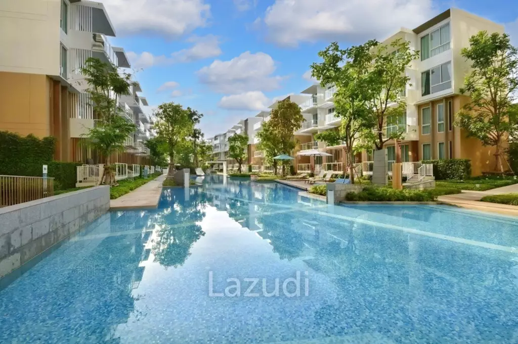 1 Bed Beachfront Condo with Pool View
