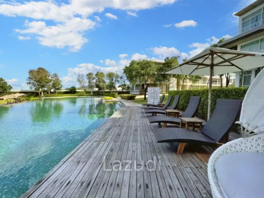 1 Bed Beachfront Condo with Pool View