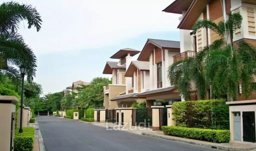 4 Bed 3 Bath  400 SQ.M Baan Sansiri Sukhumvit 67