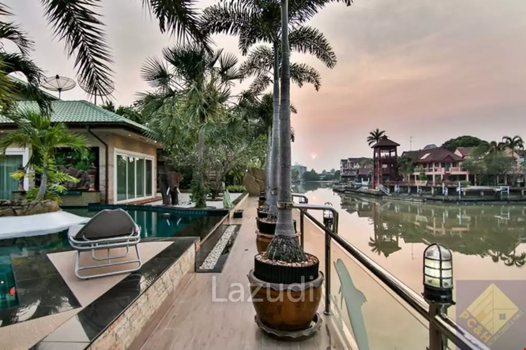 Unique Pool-Villa with Private Mooring Dock