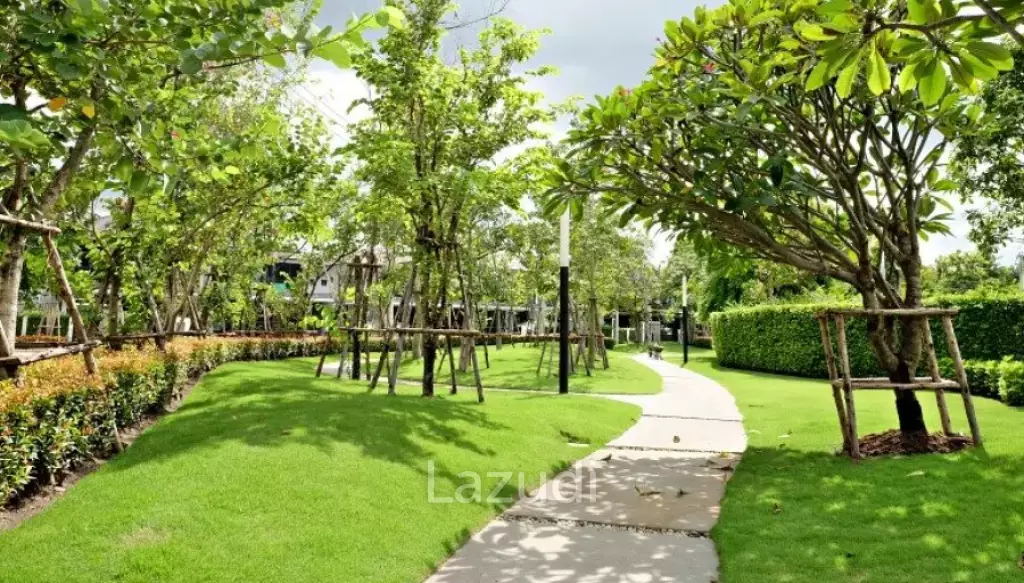 4 Bed 294 SQ.M  Setthasiri Krungthep Kreetha