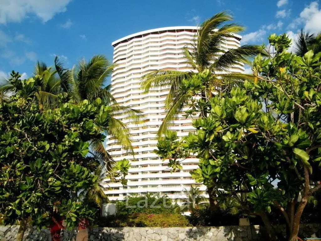 Stunning 21st Floor Studio at Sunshine Beach Condotel