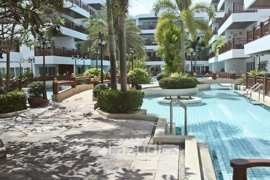 The Beach Palace: Beachfront 3 beds 2 bath condo