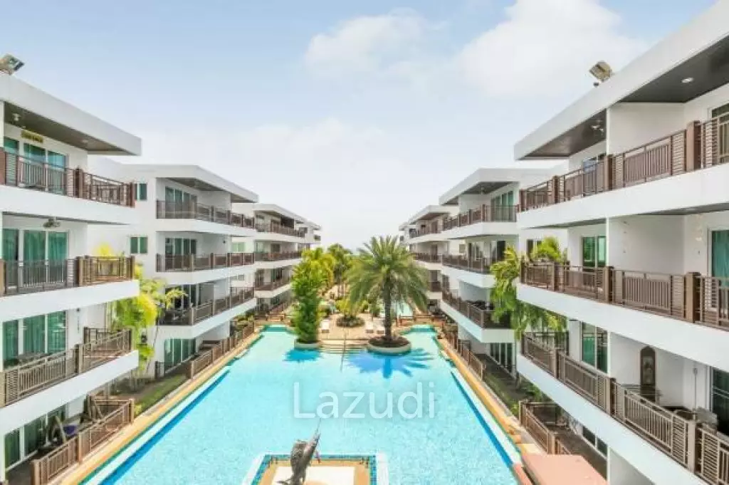 The Beach Palace: Beachfront 3 beds 2 bath condo