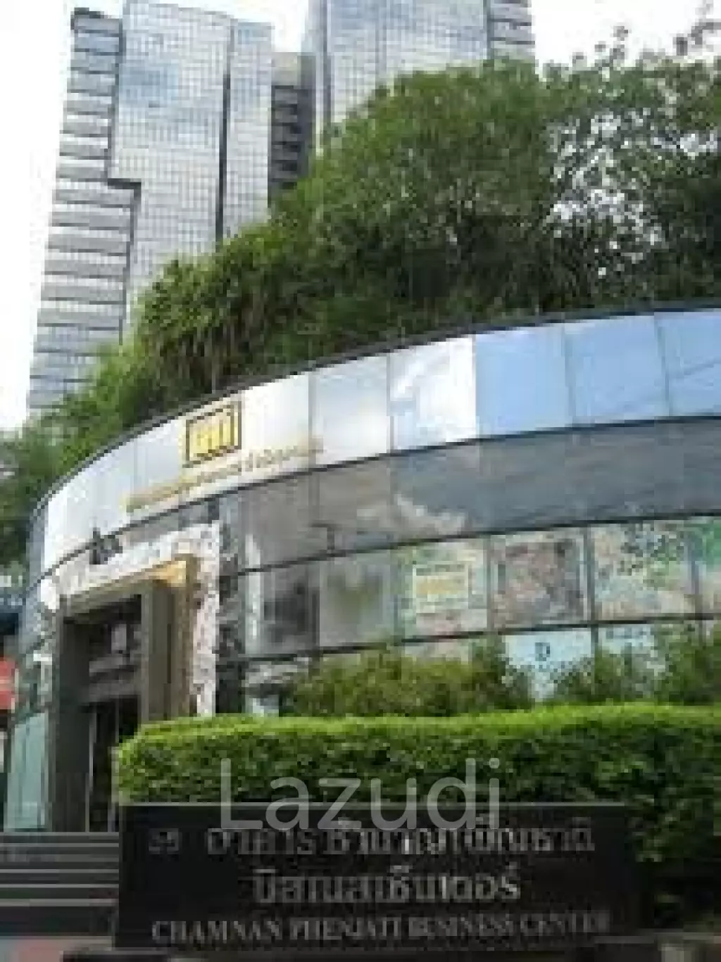 Office space for rent at Chamnan Phenjati Business Center Unit 92-93 size 375.55 sqm