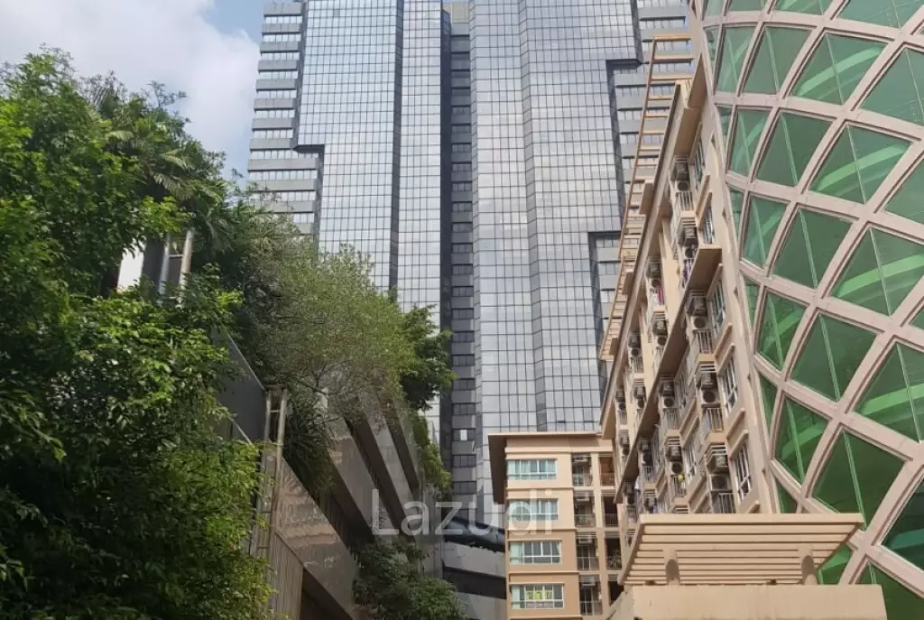 Office space for rent at Chamnan Phenjati Business Center Unit 92-93 size 375.55 sqm