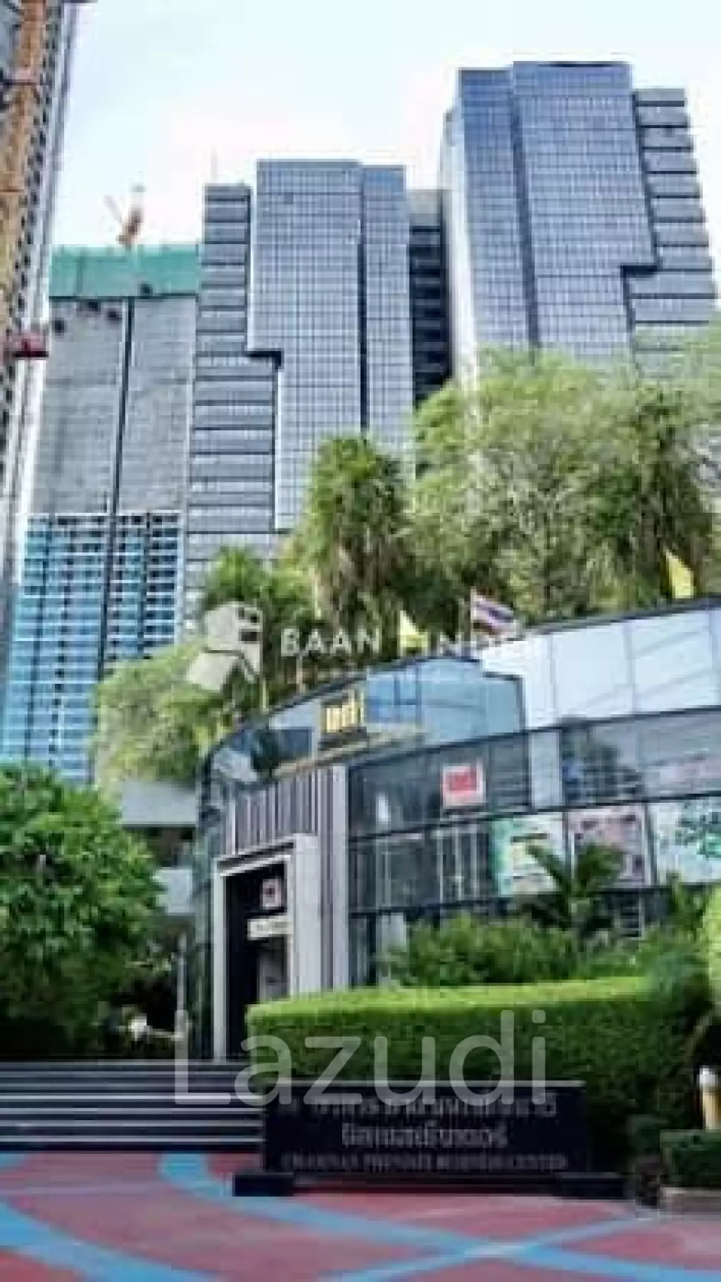 Office space for rent at Chamnan Phenjati Business Center Unit 92-93 size 375.55 sqm