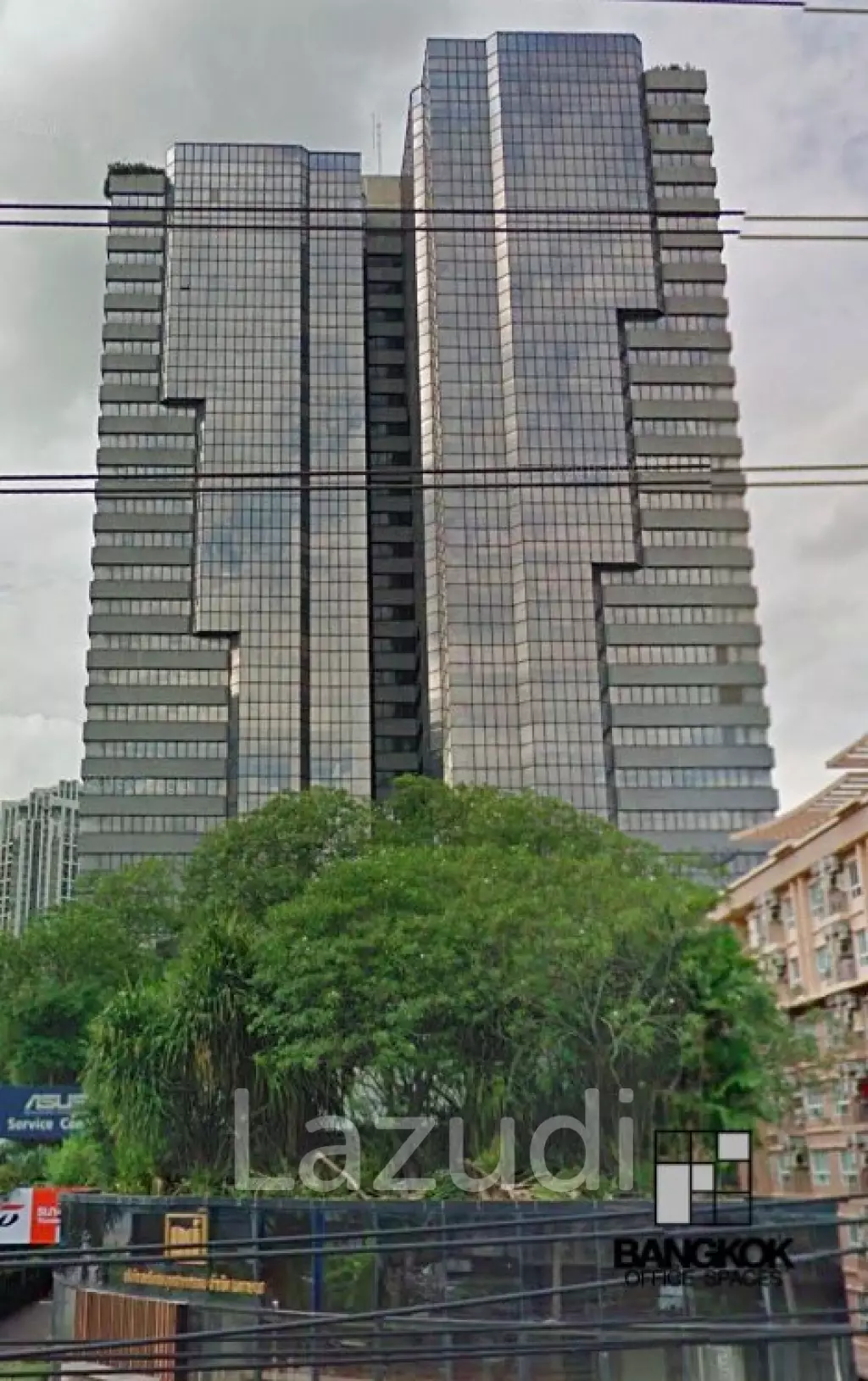 Office space for rent at Chamnan Phenjati Business Center Unit 92-93 size 375.55 sqm