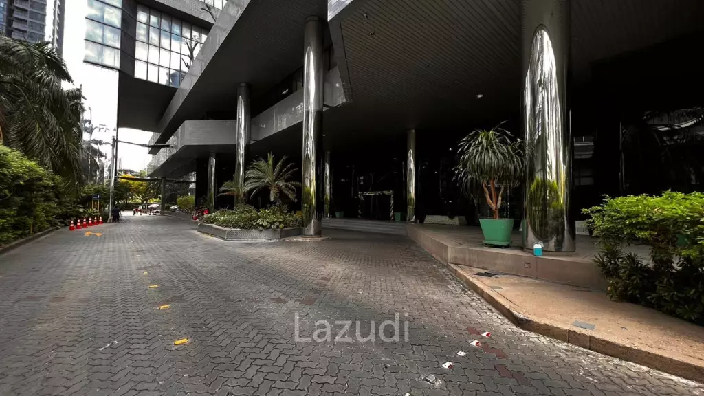 Office space for rent at Chamnan Phenjati Business Center Unit 92-93 size 375.55 sqm