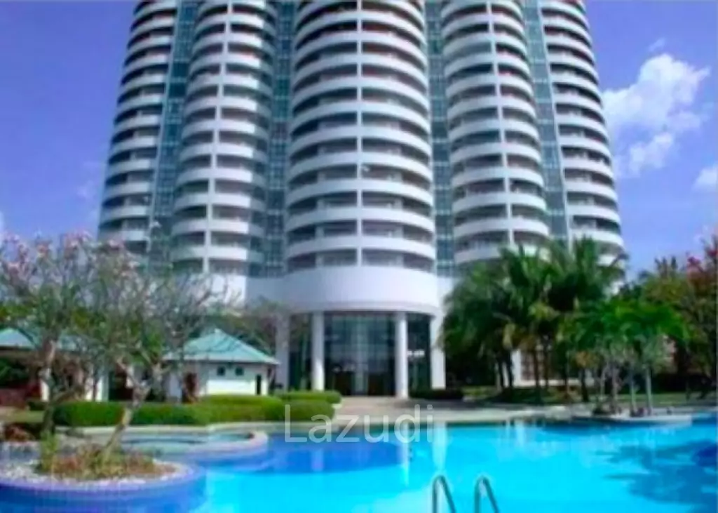 Ultra-Spacious Sea View Living 3-Bedroom Residence