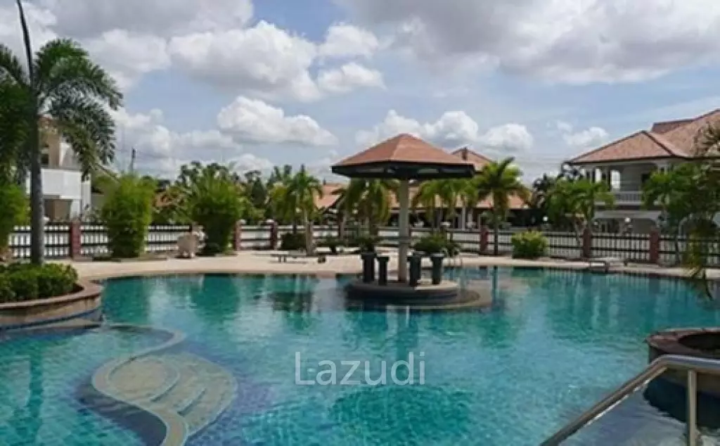 Newly Renovated 6-Bedroom Pool Villa for Sale