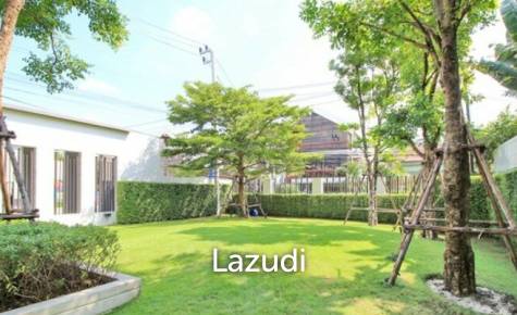 Baan Klang Muang Sukhumvit 77