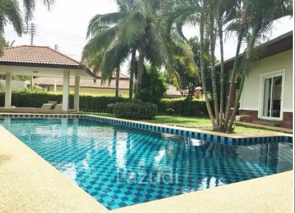 ORCHID PALM HOMES 1 : Large high quality 4 bed pool villa near town centre